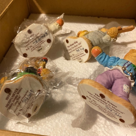 Cherished teddies
Figurines - Picture 3 of 7